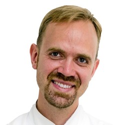 lek. dent. Mariusz Bołzan