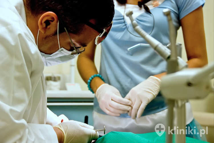 Leczenie chrapania laserem polega na obkurczaniu i ujędrnianiu tkanek podniebienia miękkiego za pomocą energii lasera