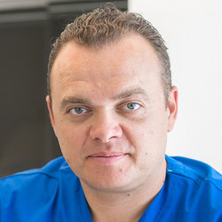 dr n. med. Tomasz Basta