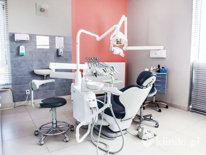 Doraźna Pomoc Stomatologiczna Piotrków Trybunalski Dentical, Piotrków Trybunalski - opinie i cennik 2023 | Kliniki.pl