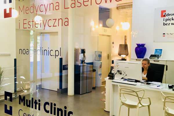 Recepcja, poczekalnia Multi Clinic Centrum Medyczne